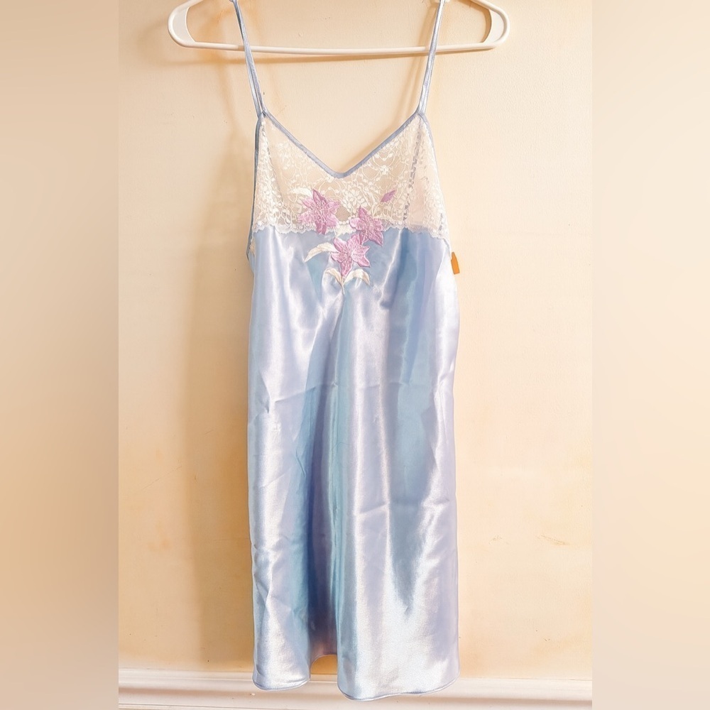 VTG MARYANNI Floral Embroidered Liquid Satin Chemise Nightgown with robe nwt
